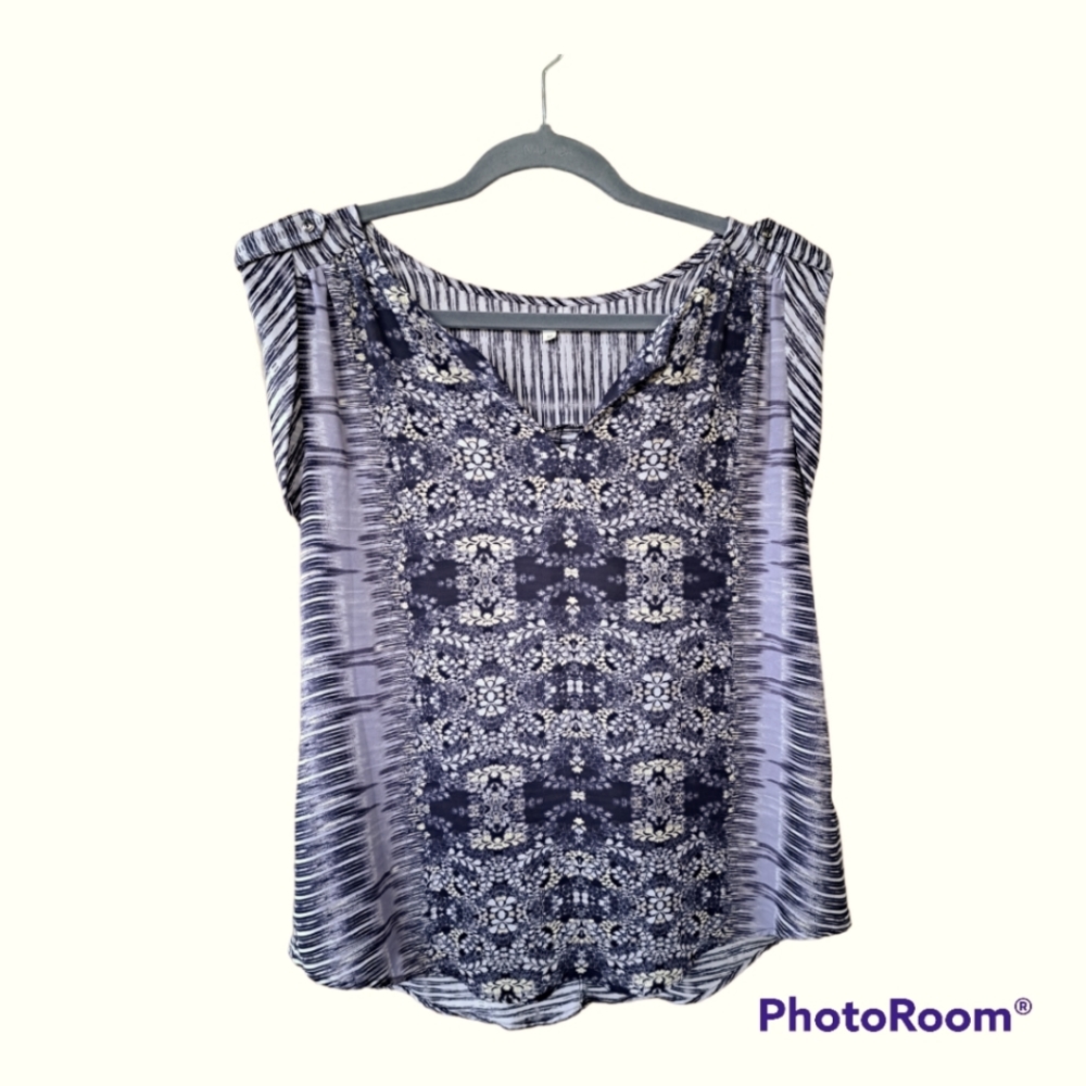 Maurices Sheer Flowy Sleeveless V-neck Blouse Sz M